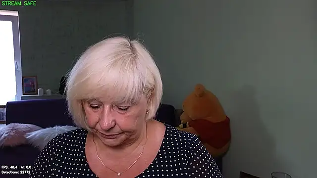 Snapshot of Milane_Milky chatting on July 7, 5:21 am Milane Milky online show from July 7, 5:21 am