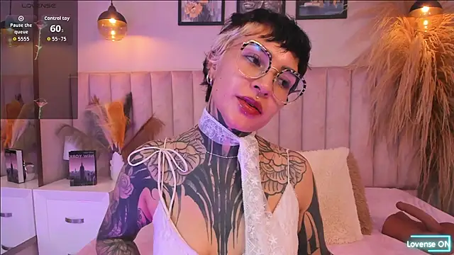 Luana fiore online show from April 29, 12:20 pm