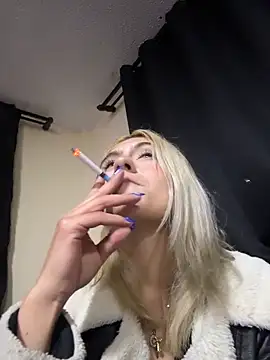 Snapshot of Lia_fire chatting on April 9, 3:06 am Lia fire online show from April 9, 3:06 am