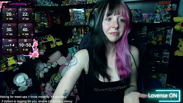 Snapshot of CutieTracer chatting on June 17, 9:16 pm CutieTracer online show from June 17, 9:16 pm