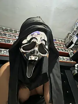 Snapshot of DulceLuaXxx chatting on April 12, 2:38 am DulceLuaXxx online show from April 12, 2:38 am