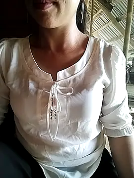 Snapshot of Lisa-aa chatting on April 14, 5:24 am Lisa-aa online show from April 14, 5:24 am