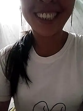 Snapshot of Lisa-aa chatting on April 16, 2:40 pm Lisa-aa online show from April 16, 2:40 pm