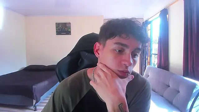 Snapshot of Luke_Chill chatting on April 10, 1:38 pm Luke Chill online show from April 10, 1:38 pm