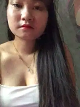 Snapshot of Linh_Hoang chatting on April 19, 5:18 am Linh Hoang online show from April 19, 5:18 am