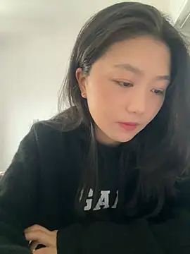 Snapshot of Shanshan_1267 chatting on April 1, 3:07 am Shanshan 1267 online show from April 1, 3:07 am