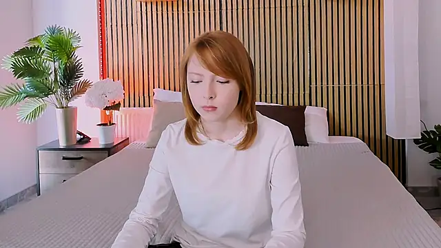 Snapshot of CherryCrushLove chatting on April 11, 7:45 am CherryCrushLove online show from April 11, 7:45 am
