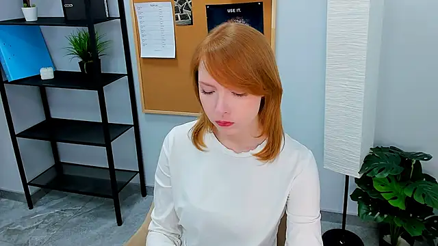 Snapshot of CherryCrushLove chatting on April 18, 5:55 am CherryCrushLove online show from April 18, 5:55 am