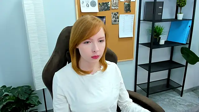 Snapshot of CherryCrushLove chatting on May 6, 6:41 am CherryCrushLove online show from May 6, 6:41 am