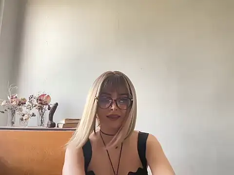 Snapshot of Calytrixx chatting on July 5, 10:11 am Calytrixx online show from July 5, 10:11 am