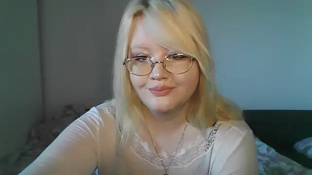 Snapshot of Elayne_Sweet chatting on May 6, 6:08 am Elayne Sweet online show from May 6, 6:08 am