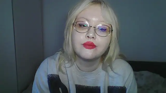 Snapshot of Elayne_Sweet chatting on May 13, 6:11 am Elayne Sweet online show from May 13, 6:11 am