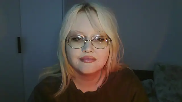 Snapshot of Elayne_Sweet chatting on May 21, 6:09 am Elayne Sweet online show from May 21, 6:09 am