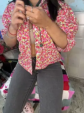 Snapshot of miss_aaashikaa chatting on April 8, 9:42 am miss aaashikaa online show from April 8, 9:42 am