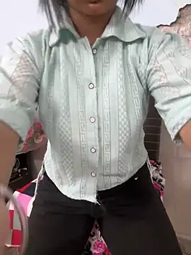 Snapshot of miss_aaashikaa chatting on April 22, 8:50 am miss aaashikaa online show from April 22, 8:50 am