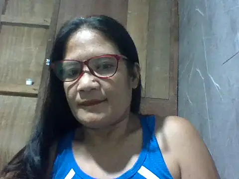 Snapshot of PinayZaira chatting on May 21, 5:09 pm PinayZaira online show from May 21, 5:09 pm