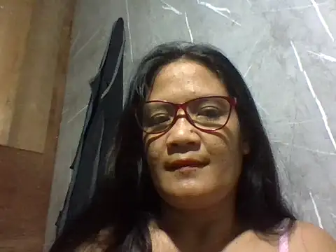 Snapshot of PinayZaira chatting on June 1, 5:36 pm PinayZaira online show from June 1, 5:36 pm