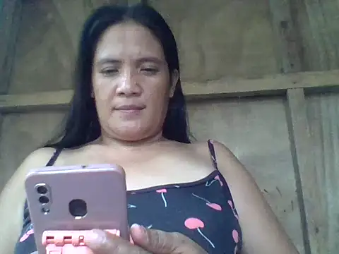Snapshot of PinayZaira chatting on June 2, 6:48 am PinayZaira online show from June 2, 6:48 am
