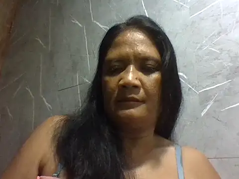 Snapshot of PinayZaira chatting on June 8, 6:41 pm PinayZaira online show from June 8, 6:41 pm