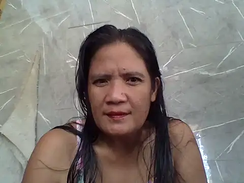 Snapshot of PinayZaira chatting on June 14, 6:37 am PinayZaira online show from June 14, 6:37 am