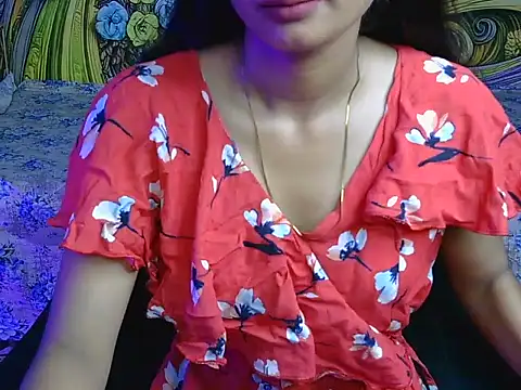Snapshot of avni222 chatting on May 13, 5:49 am avni222 online show from May 13, 5:49 am