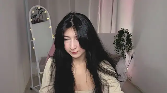 Snapshot of HanamiCei chatting on April 16, 1:12 pm HanamiCei online show from April 16, 1:12 pm