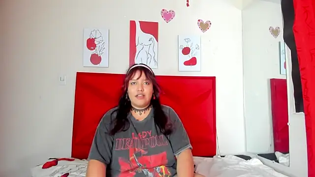 Snapshot of AleSweet_1 chatting on April 18, 1:26 pm AleSweet 1 online show from April 18, 1:26 pm