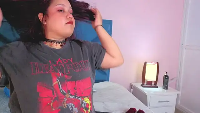 Snapshot of AleSweet_1 chatting on May 1, 12:10 pm AleSweet 1 online show from May 1, 12:10 pm