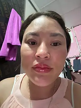 Snapshot of Lina-Naughty chatting on June 3, 8:17 am Lina-Naughty online show from June 3, 8:17 am
