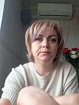 Snapshot of SylvieGold453 chatting on April 16, 1:45 pm SylvieGold453 online show from April 16, 1:45 pm