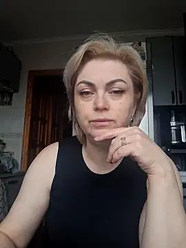 SylvieGold453 online show from May 1, 2:21 pm
