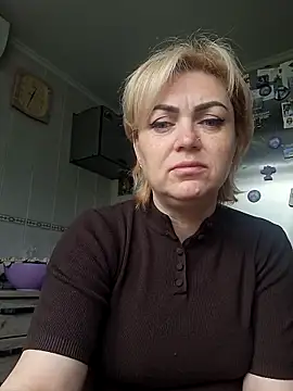 SylvieGold453 online show from May 30, 9:28 am