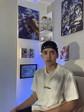 Snapshot of strong_rock69 chatting on April 13, 4:45 pm strong rock69 online show from April 13, 4:45 pm