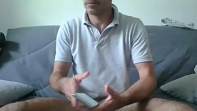 Snapshot of Valmont3340 chatting on May 11, 12:22 pm Valmont3340 online show from May 11, 12:22 pm