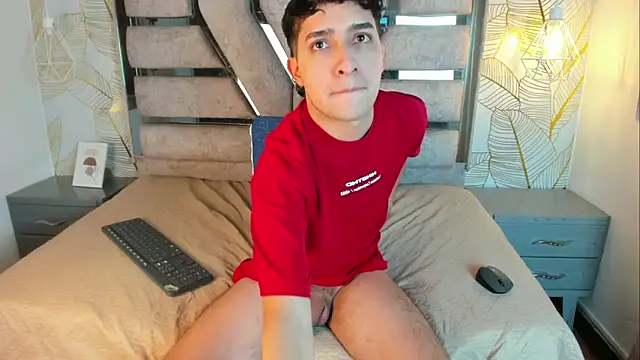 Snapshot of Alantaylorr_ chatting on May 15, 3:52 pm Alantaylorr online show from May 15, 3:52 pm