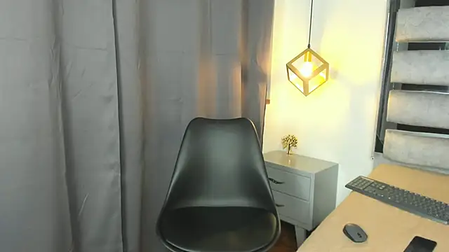 Snapshot of Alantaylorr_ chatting on July 14, 4:28 am Alantaylorr online show from July 14, 4:28 am