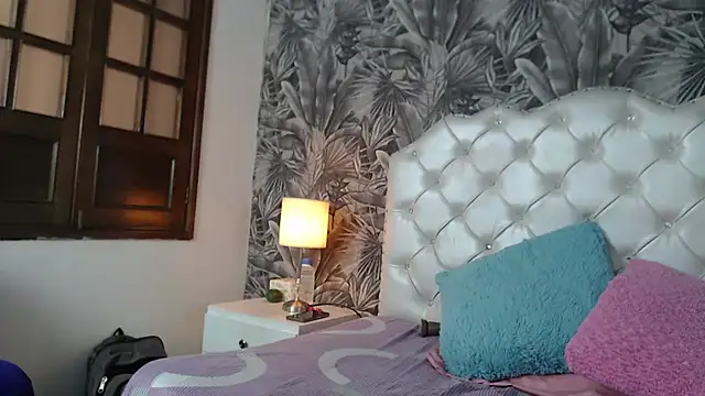 Snapshot of ViviJones chatting on May 26, 7:43 pm ViviJones online show from May 26, 7:43 pm