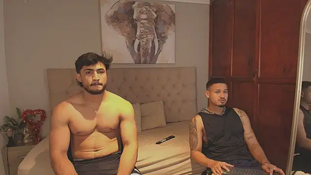 Snapshot of Maxi_and_Ares chatting on May 21, 6:59 pm Maxi and Ares online show from May 21, 6:59 pm