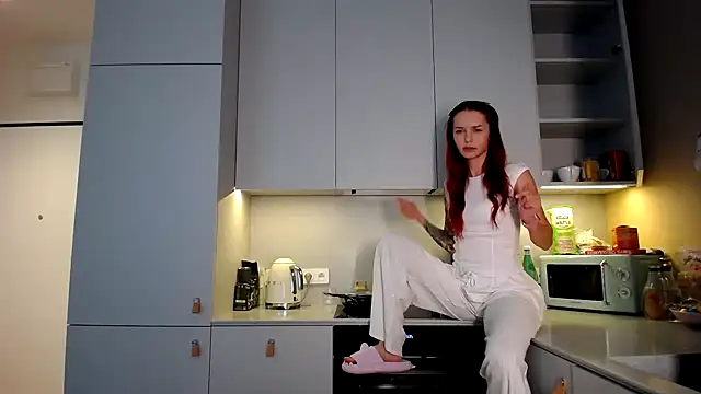 eva oopsy online show from April 14, 1:17 pm