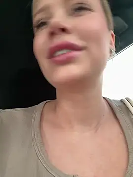Girl-Mia online show from May 8, 4:29 am