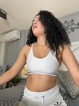 Snapshot of LuxyLux_ chatting on May 14, 6:26 pm LuxyLux online show from May 14, 6:26 pm