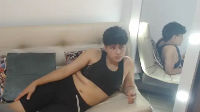 Snapshot of BlakeTaylor21 chatting on April 14, 6:14 pm BlakeTaylor21 online show from April 14, 6:14 pm