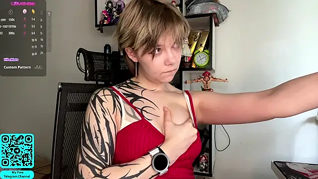 MadalynNosel online show from May 12, 7:16 am