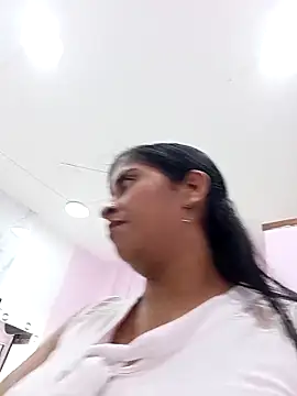Snapshot of SofiaMendez1_ chatting on April 21, 3:50 pm SofiaMendez1 online show from April 21, 3:50 pm