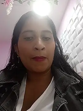 Snapshot of SofiaMendez1_ chatting on May 23, 4:11 pm SofiaMendez1 online show from May 23, 4:11 pm