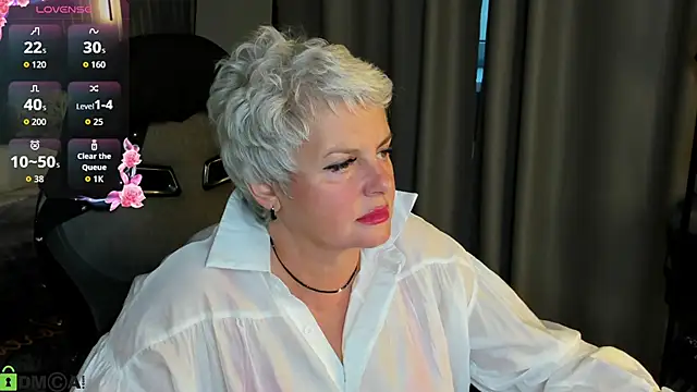 Snapshot of Linda_Zef1r chatting on May 14, 9:27 am Linda Zef1r online show from May 14, 9:27 am