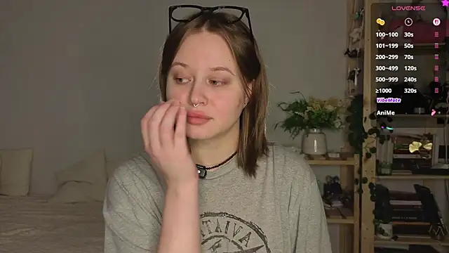 low signal online show from May 4, 5:31 pm