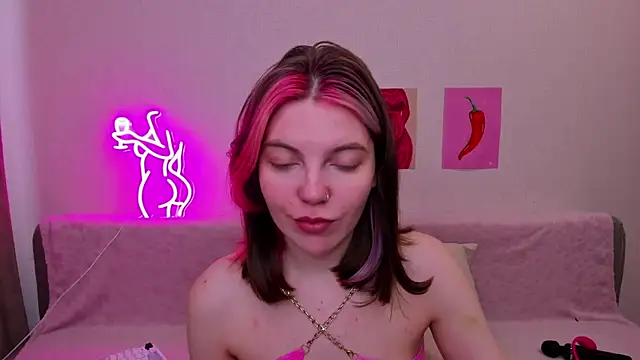 Snapshot of Marie_Reyess chatting on April 30, 3:24 am Marie Reyess online show from April 30, 3:24 am