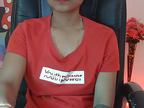 Snapshot of pari_darling chatting on April 16, 2:23 am pari darling online show from April 16, 2:23 am