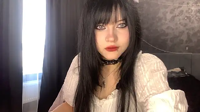 Snapshot of EmilyEmbears chatting on April 14, 5:57 am EmilyEmbears online show from April 14, 5:57 am